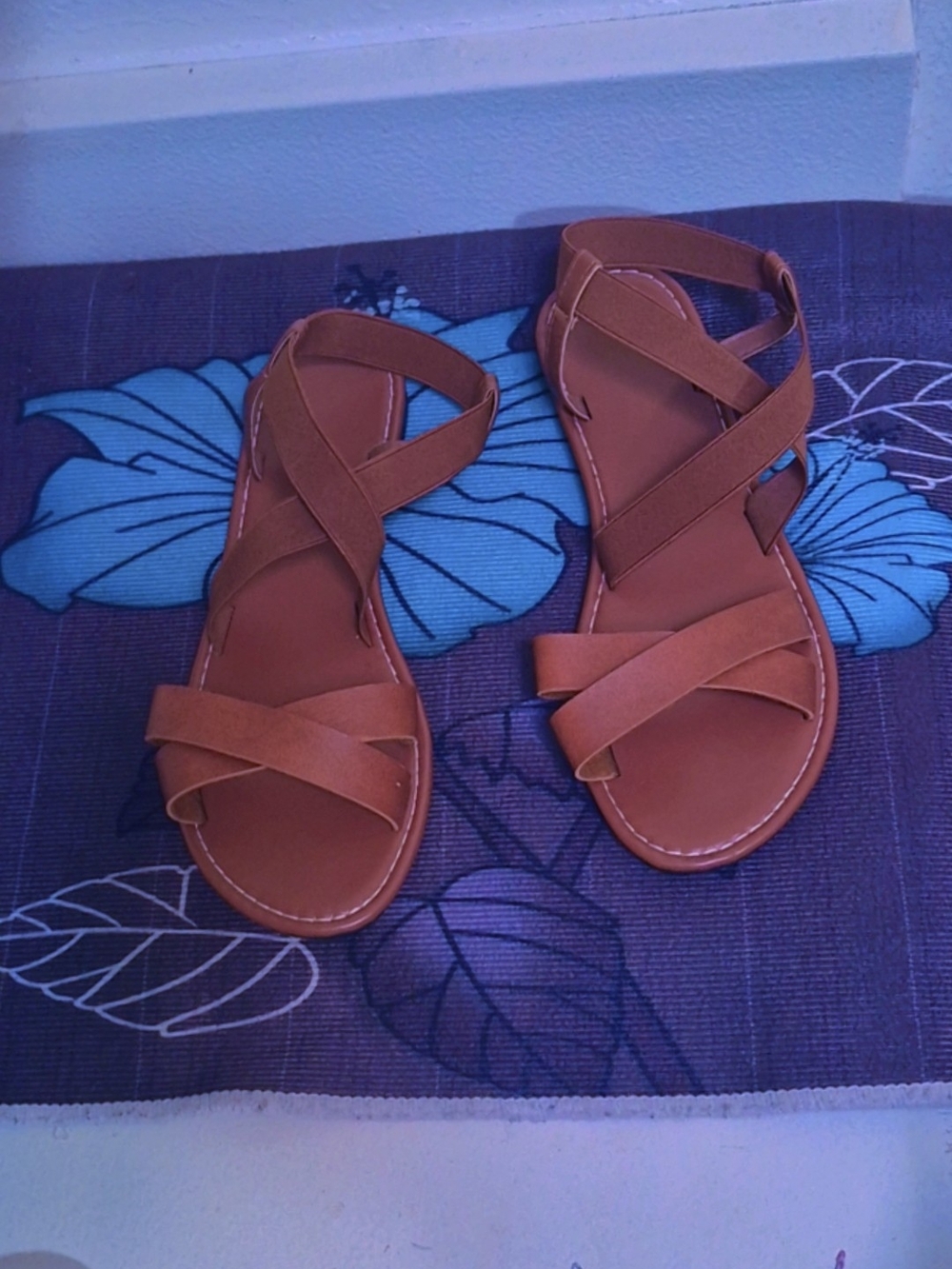 Women’s Tan Cross-Strap Flat Sandals